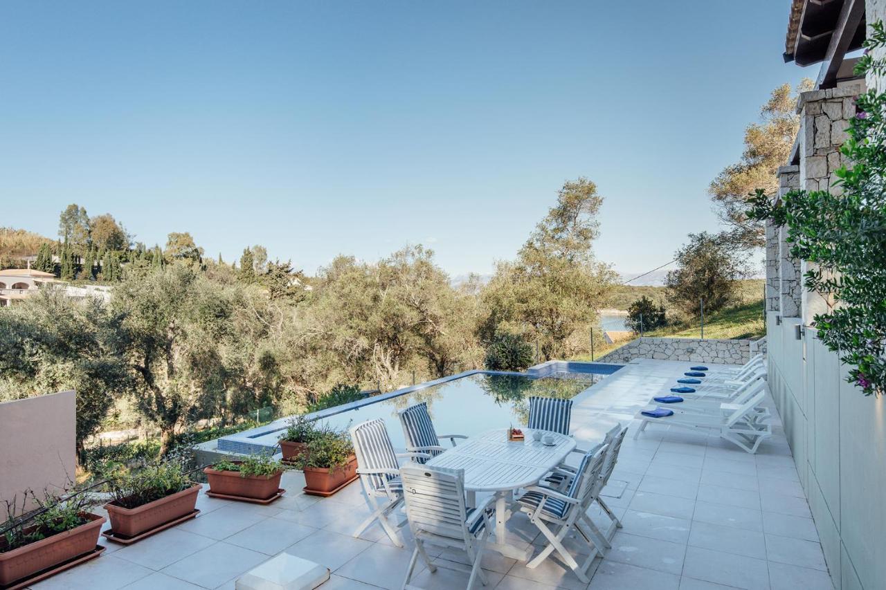 Villa Breeze & Villa Coco By Konnect, Avlaki Beach Kassiopi Exterior foto
