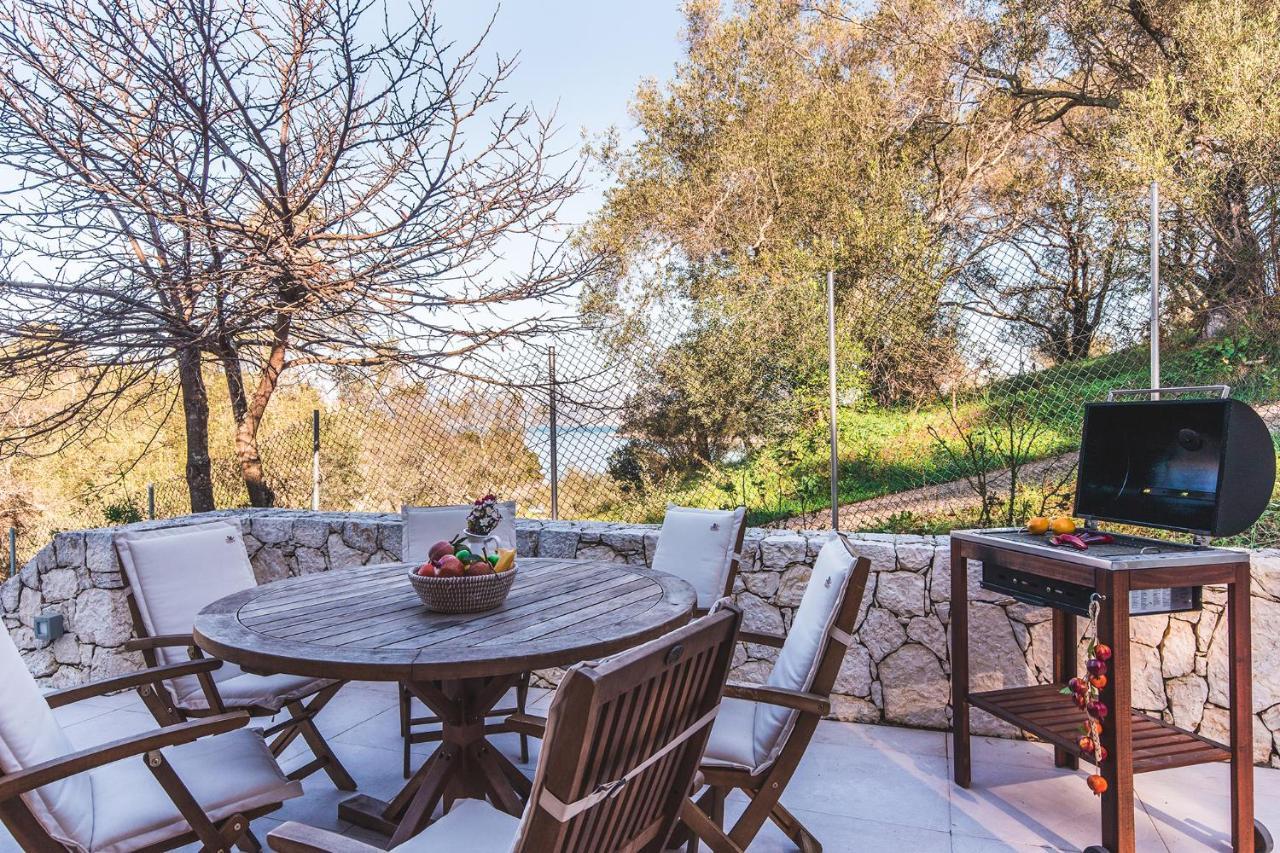 Villa Breeze & Villa Coco By Konnect, Avlaki Beach Kassiopi Exterior foto